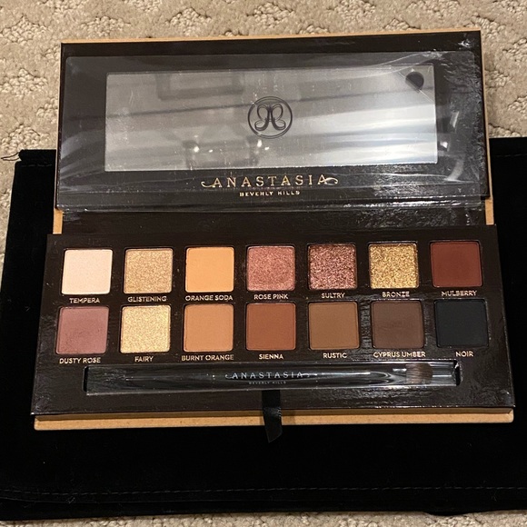 BN Anastasia BH Soft Glam Eyeshadow Palette - Picture 3 of 3